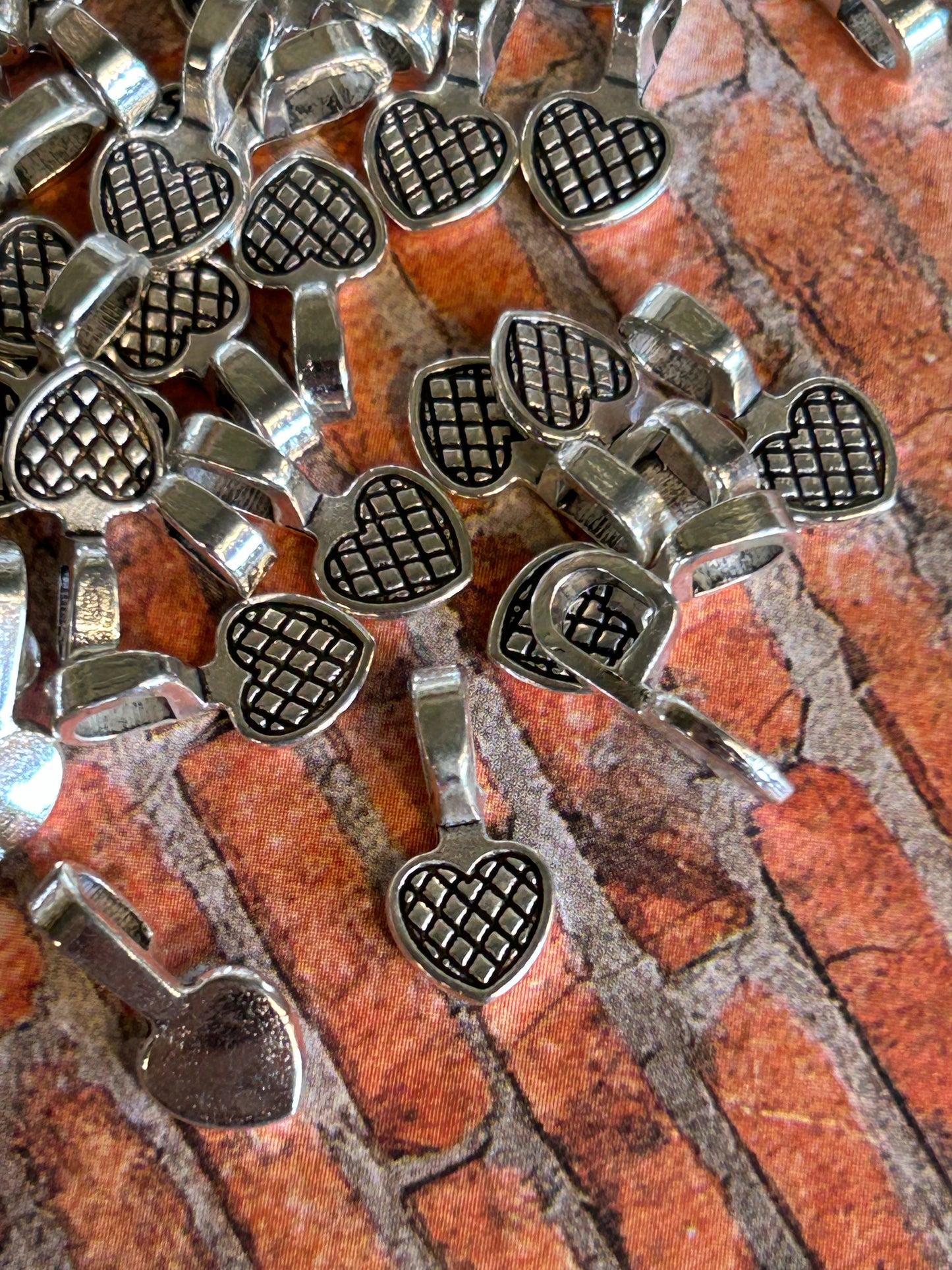 Pendant Bail with glue pad / Assd Sizes & Styles